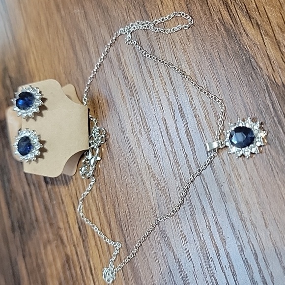 Jewelry - Sunflower Design Inlaid Gemstone Necklace & Earrings Jewelry Set